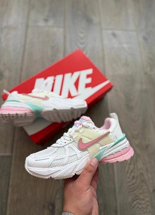 Стильні жіночі кросівки nike v2k runtekk white pink mint