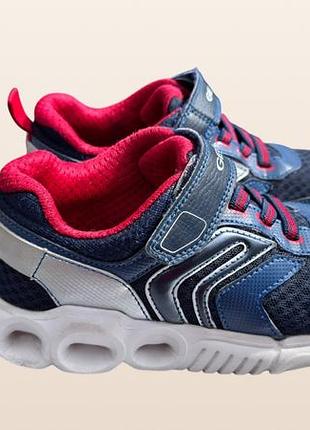 Детские кроссовки geox. р 32