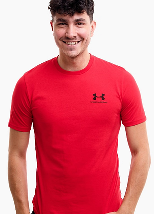 Футболка under armour sportstyle left chest - красный код продукта: 1326799-600