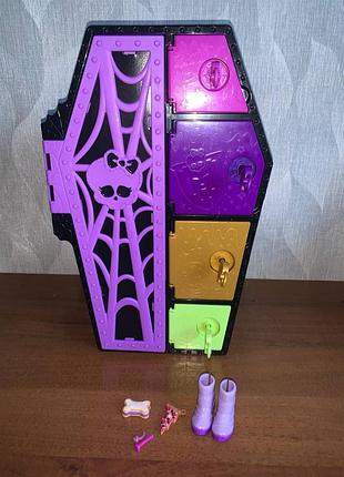 Шкаф с аксессуарами от monster high skulltimate secrets  клодин вульф