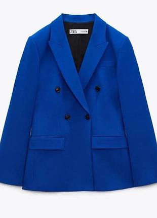 Королевский синий блейзер от бренда zara