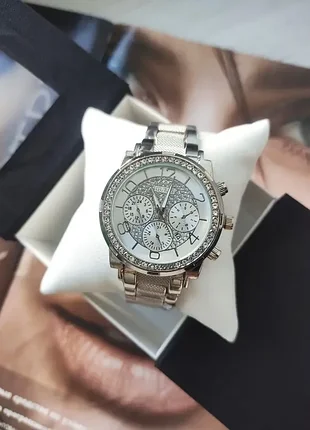 Женские часы guess серебристые