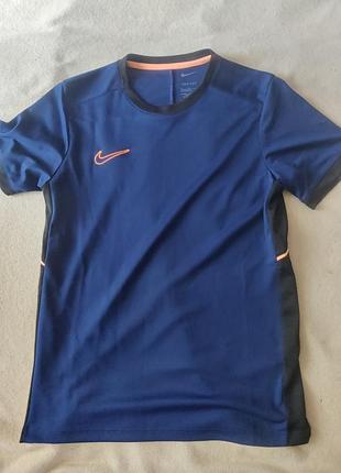 Футболка спортивна nike dri fit