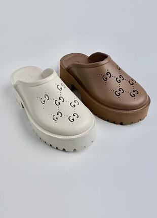 Шльопанці сабо жіночі gucci perforated gg platform mule