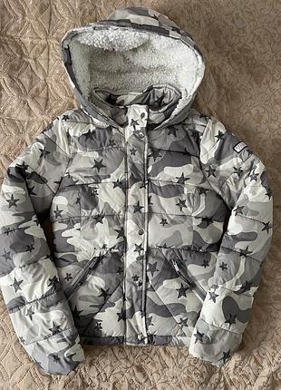 Зимова куртка hollister original s камуфляж з капюшоном на теплому хутрі