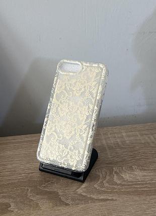 Чохол на iphone 7+.