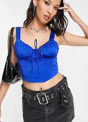 Корсетний топ яскравого синього кольру bershka