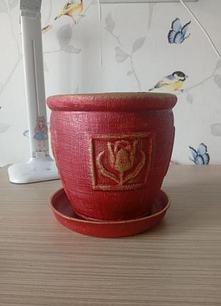 Вазон з гарним візерунком та підставкою