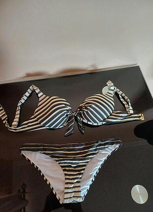 Раздельный полосатый купальник calzedonia
