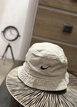 Панама від бренду nike