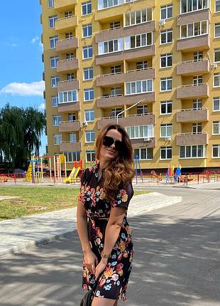 Сукня квітчаста на ґудзиках