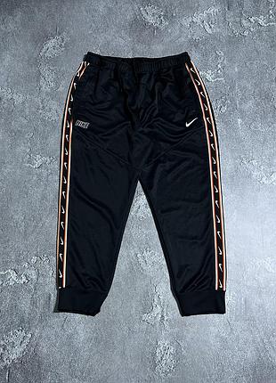 Спортивні штани nike xl розмір оригінал стан нових чорні чоловічі на лампасах