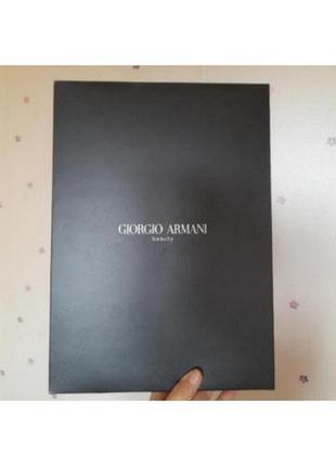 Коробка картоннна подарункова gorgio  armani.
замеры
25*35*5.5