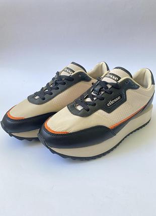 Новые кроссовки ellesse laro runner оригинал бежевые с черным и оранжевым размер 38