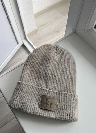 Шапка зимова жіноча