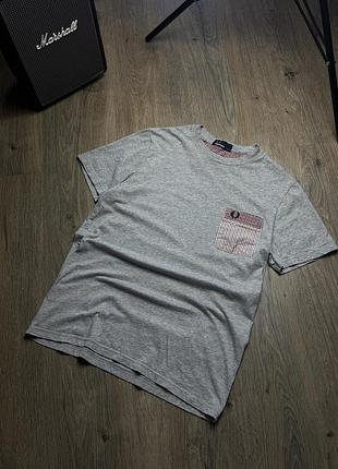 Футболка fred perry з картатою кишенею / розмір s