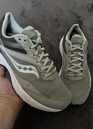 Жіночі кросівки saucony cohesion. p. 41.