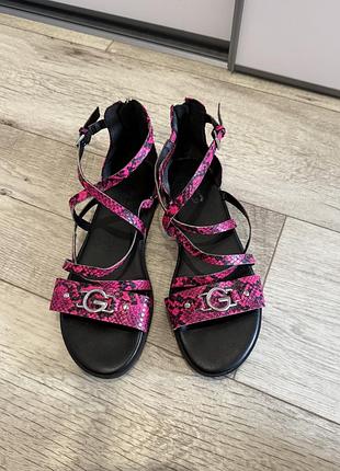 Фірмові босоніжки guess gbg los angeles розмір 38-38,5