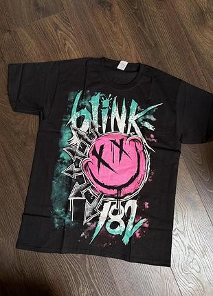Чорна футболка  blink 182