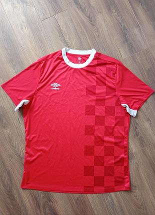 Брендова футболка umbro.