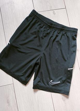 Спортивные шорты от nike новые коллекции