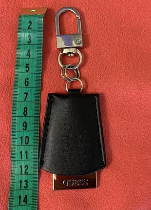Брелок guess 3
