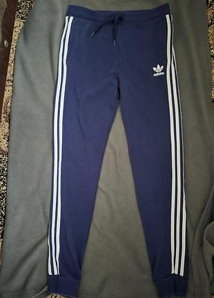 Крутые спортивные штаны adidas