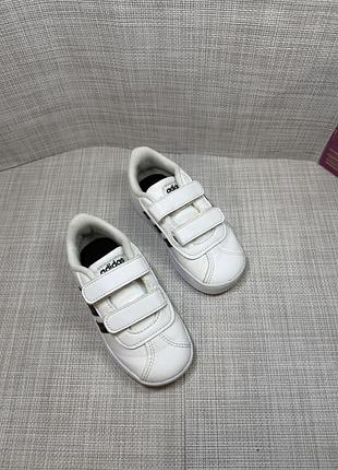 Кросівки на липучці  adidas оригінал