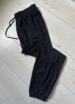 Легенькі штани з віскози uniqlo