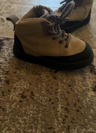 Продам дитяче взуття 👞,майже не ходили ,прогадали з розміром,стан ідеальний