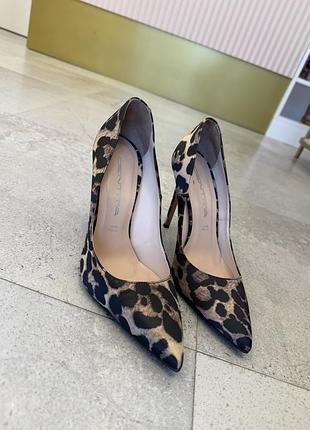 Жіночі туфлі identita  shoes