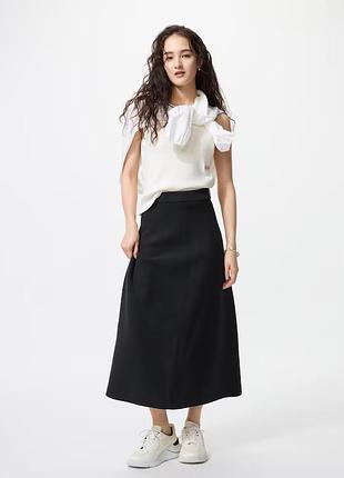 Чорна трикотажна міді спідниця uniqlo