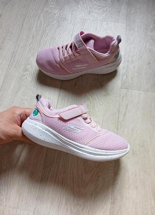 Кросівки на дівчинку skechers gorun оригинал.