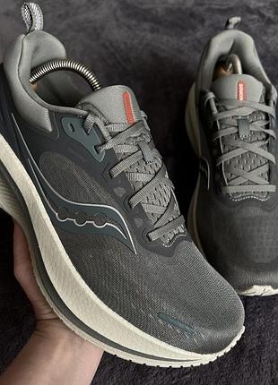 Чоловічі кросівки saucony surge 3 pwr vizi. р. 44. ідеал!!!