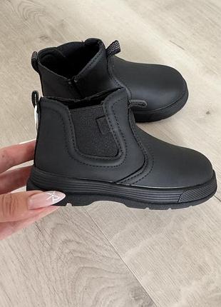 Чоботи zara