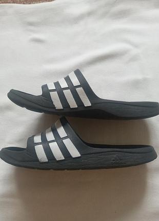Шльопанці adidas р.38-39