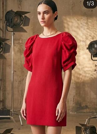 Червона сукня від prada