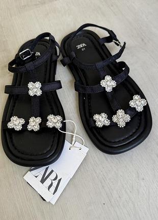 Босоніжки zara