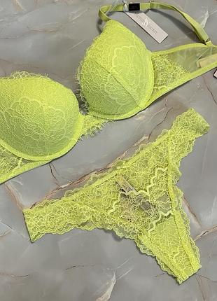 Яскравий неоновий мереживний комплект люкс серії dream angels victoria’s secret бюстгальтер 34в 75б з пуш ап трусики стрінги s