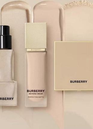 Тональна основа burberry