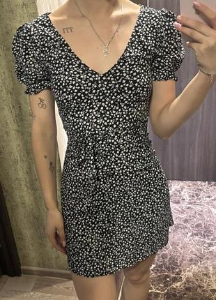 Сукня в квітку h&m