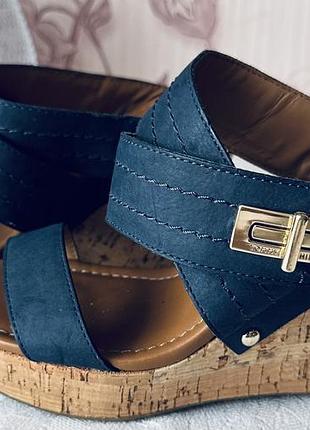 Tommy hilfiger босоніжки жіночі 40 р( 26 см)