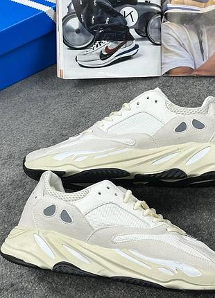 Adidas yeezy 700 white analog