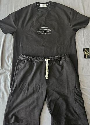 Чёрный летний комплект stone island (футболка + шорты) с патчем