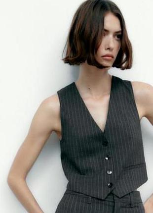 Класичний костюмний жилет zara в смужку (розмір xxl)