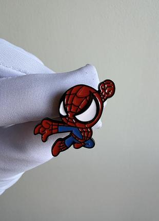 Пін значок металевий брошка «людина-павук (spider-man) marvel у стрибку»