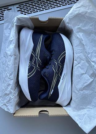 Кроссовки женские asics versablast 4 р. 39, состояние идеальное надевались всего 2-3 раза на короткие пробежки почти никаких дефектов продаю в коробке