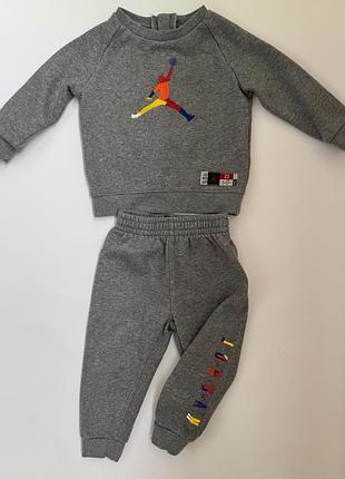 Костюм на флісі jordan. розмір 80-86(18 місяців)