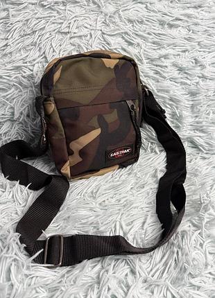 Чоловіча сумка месенджер eastpak