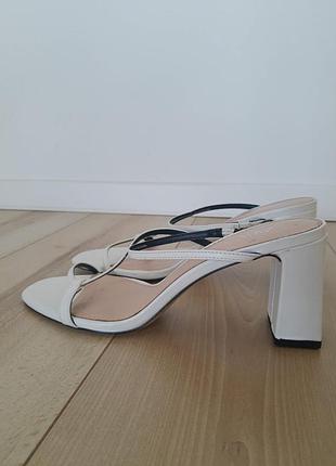 Босоніжки мюлі zara